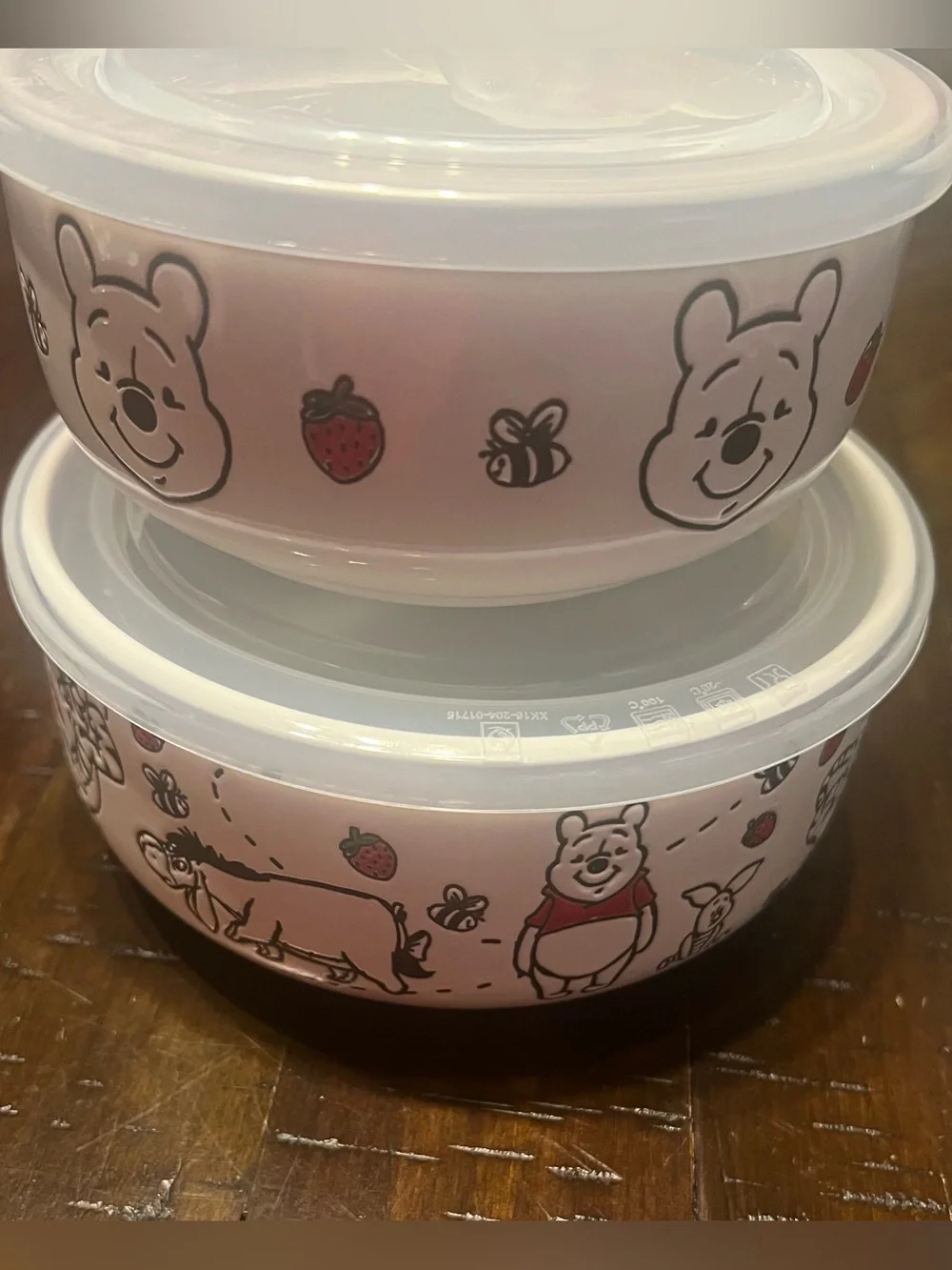 Disney Winnie the Pooh Strawberry Nesting Bowls with Pressure Release Lids Set
